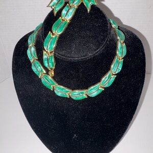 Vintage Crown Trifari Elegant Green and Gold Leaf Necklace Set VGUC